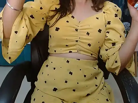 Urlove lily online show from September 2025 03:13:01 PM