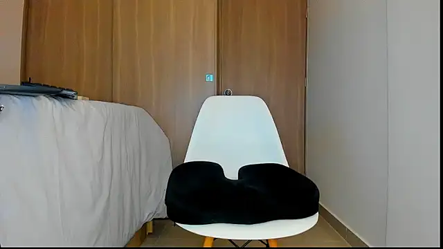 Alphapulsex online show from April 2026 02:37:01 PM