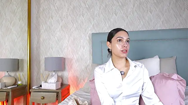 Sofy Bradd online show from September 2025 08:05:02 AM