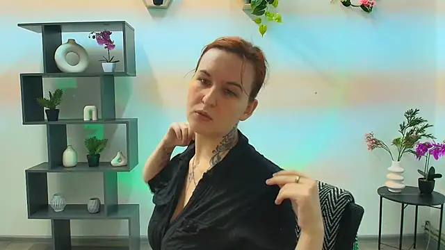 Snapshot of RubyHolmess chatting on October 2025 06:27:02 PM RubyHolmess online show from October 2025 06:27:02 PM