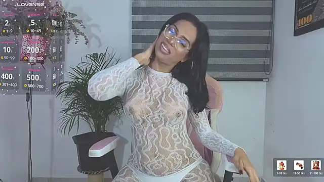 Snapshot of Queen_Morena chatting on July 2026 01:55:01 AM Queen Morena online show from July 2026 01:55:01 AM