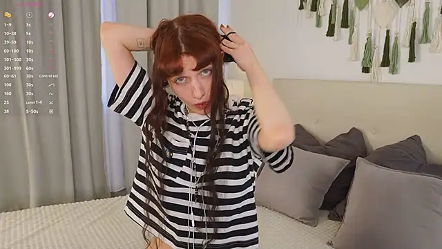 LeelooYolo online show from April 2026 03:49:01 PM