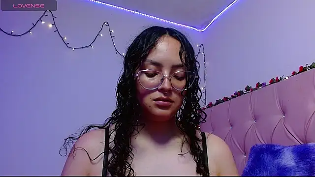 Snapshot of manumeow1 chatting on December 2025 10:26:01 PM manumeow1 online show from December 2025 10:26:01 PM