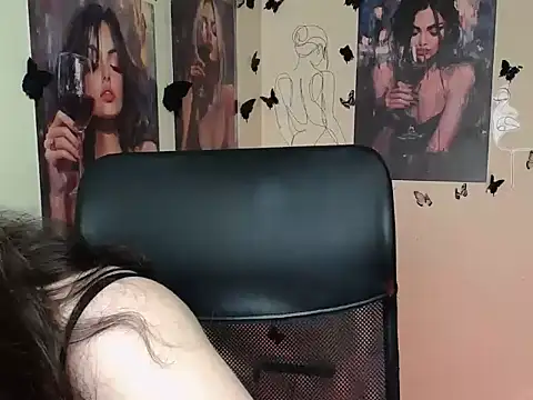 Snapshot of LadyAlice_ chatting on July 2026 06:16:01 AM LadyAlice online show from July 2026 06:16:01 AM