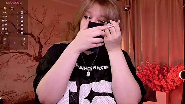 Morvelyn online show from November 2025 02:51:01 PM