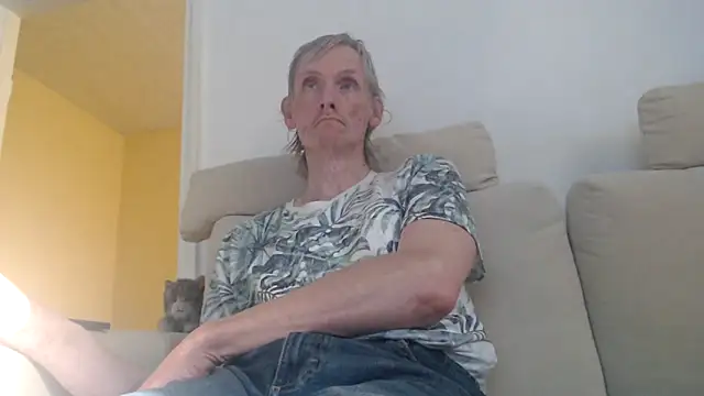 Snapshot of k74robert chatting on October 2025 12:18:02 PM k74robert online show from October 2025 12:18:02 PM