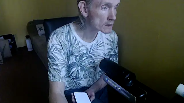 Snapshot of k74robert chatting on November 2025 11:52:02 AM k74robert online show from November 2025 11:52:02 AM