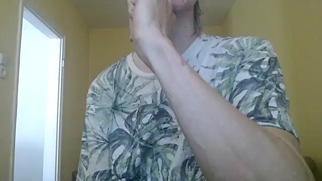 Snapshot of k74robert chatting on November 2025 09:21:01 AM k74robert online show from November 2025 09:21:01 AM