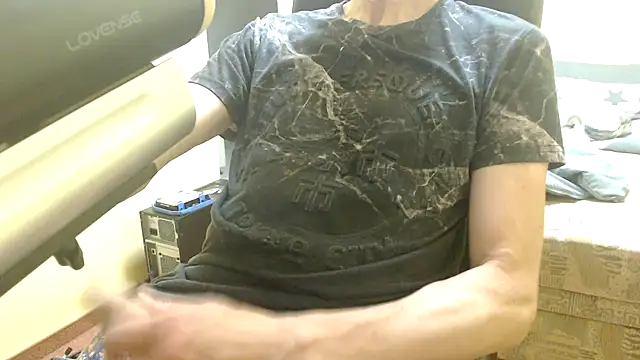 Snapshot of k74robert chatting on November 2025 05:46:01 PM k74robert online show from November 2025 05:46:01 PM