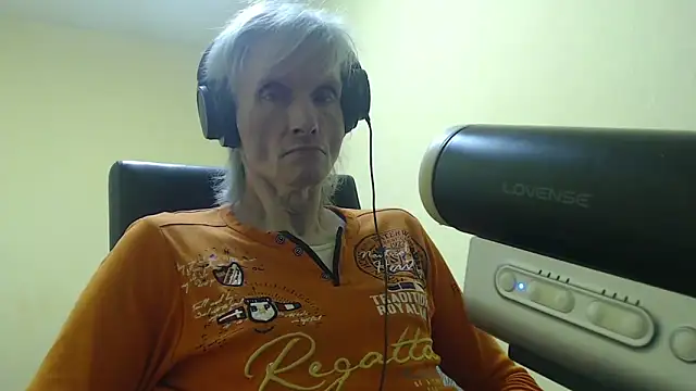 Snapshot of k74robert chatting on December 2025 11:11:01 PM k74robert online show from December 2025 11:11:01 PM