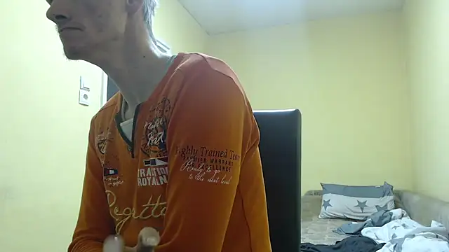 Snapshot of k74robert chatting on January 2026 09:58:01 AM k74robert online show from January 2026 09:58:01 AM