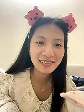 Snapshot of Lil-Gi chatting on November 2025 05:31:01 AM Lil-Gi online show from November 2025 05:31:01 AM