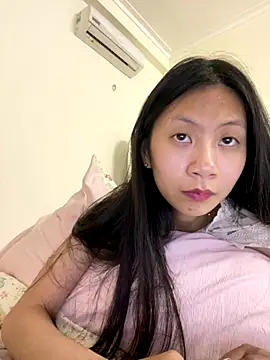 Snapshot of Lil-Gi chatting on November 2025 03:56:02 PM Lil-Gi online show from November 2025 03:56:02 PM