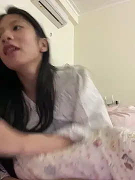 Snapshot of Lil-Gi chatting on November 2025 04:56:01 PM Lil-Gi online show from November 2025 04:56:01 PM