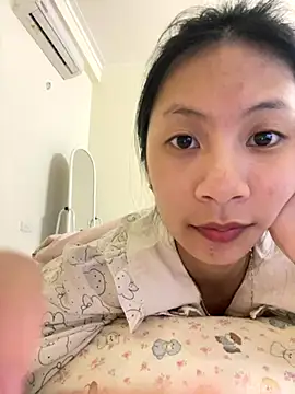 Snapshot of Lil-Gi chatting on November 2025 03:14:02 PM Lil-Gi online show from November 2025 03:14:02 PM