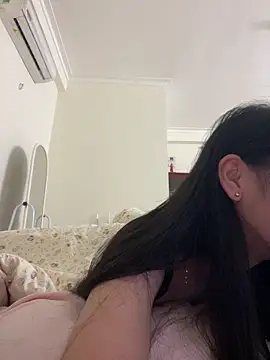 Snapshot of Lil-Gi chatting on November 2025 04:43:02 PM Lil-Gi online show from November 2025 04:43:02 PM