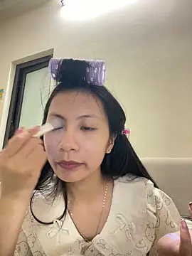 Snapshot of Lil-Gi chatting on December 2025 03:05:01 PM Lil-Gi online show from December 2025 03:05:01 PM