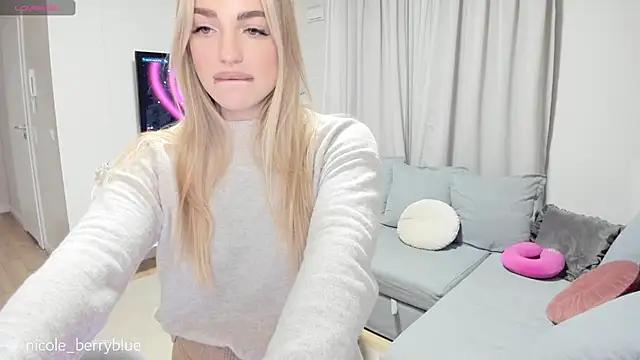 nicole blueberry online show from October 2025 04:18:01 PM