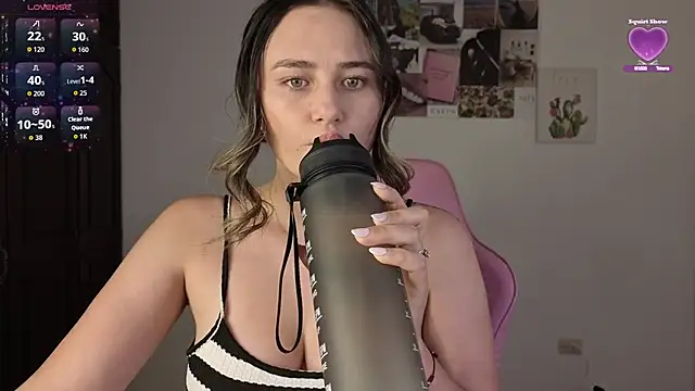 Snapshot of Veronika__Winslow_ chatting on July 2026 08:08:01 AM Veronika Winslow online show from July 2026 08:08:01 AM