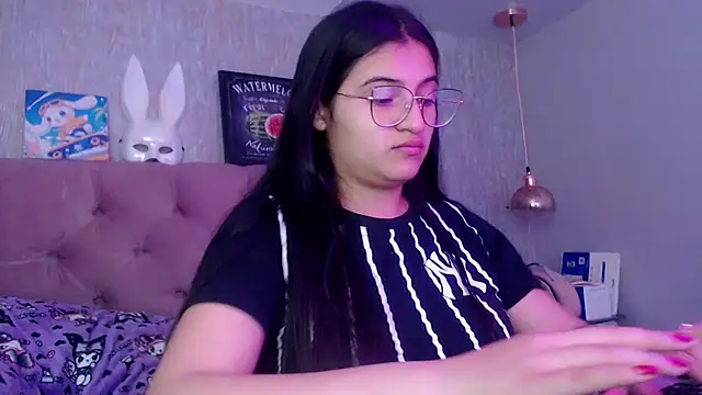 laurenelove online show from November 2025 02:53:02 AM