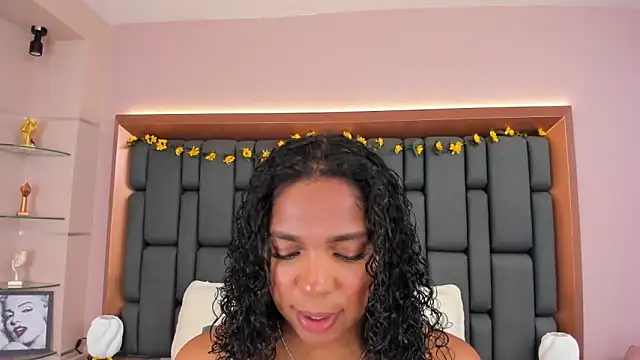 LisaMendez online show from November 2025 03:50:01 AM