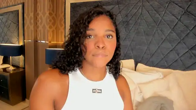 LisaMendez online show from July 2026 09:25:01 PM