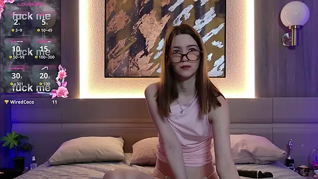 Snapshot of Alison_kisss chatting on November 2025 01:44:02 PM Alison kisss online show from November 2025 01:44:02 PM