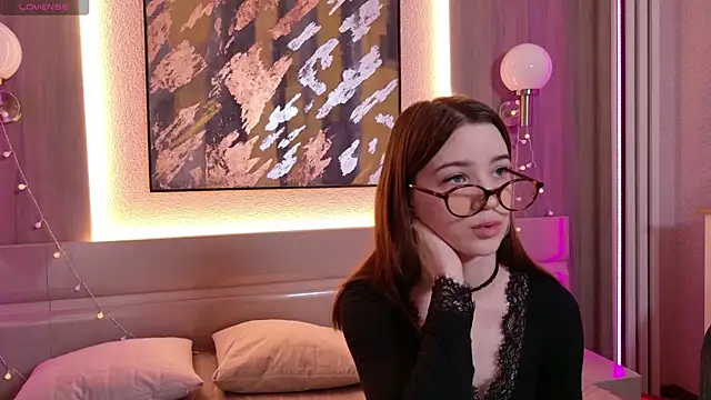 Snapshot of Alison_kisss chatting on February 2026 02:16:02 PM Alison kisss online show from February 2026 02:16:02 PM