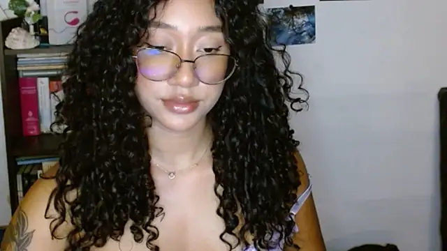 clitia xx online show from December 2025 12:42:01 AM