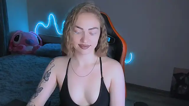 LaraKrein lk online show from April 2026 04:08:01 PM