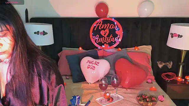 kiraGeiner online show from September 2025 04:41:01 PM