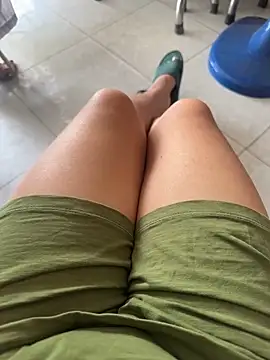 Snapshot of sharon-Hanna chatting on November 2025 02:28:02 AM sharon-Hanna online show from November 2025 02:28:02 AM