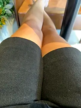 Snapshot of sharon-Hanna chatting on December 2025 01:02:02 AM sharon-Hanna online show from December 2025 01:02:02 AM