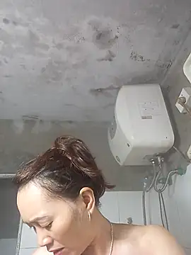 Bianly online show from November 2025 11:21:01 AM