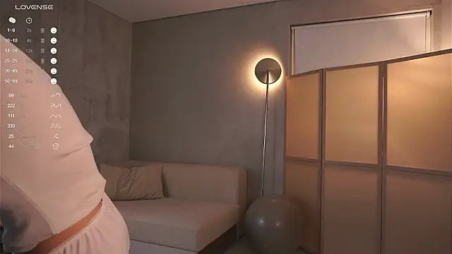 Moon cutie online show from February 2026 06:35:01 PM