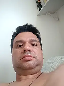 Crocante Hot online show from November 2025 05:44:01 PM