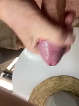 Jonny Agatha online show from April 2026 05:28:01 PM