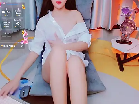 Snapshot of girlsweets2277 chatting on September 2025 02:33:02 PM girlsweets2277 online show from September 2025 02:33:02 PM