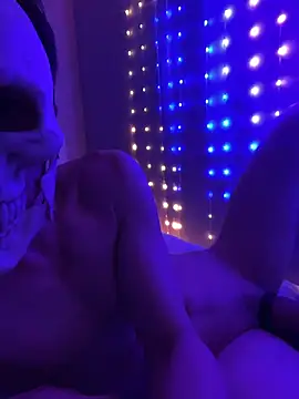 SalemStratton online show from October 2025 07:09:01 AM