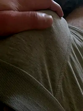 Snapshot of MuzzyFacing chatting on November 2025 11:43:02 AM MuzzyFacing online show from November 2025 11:43:02 AM