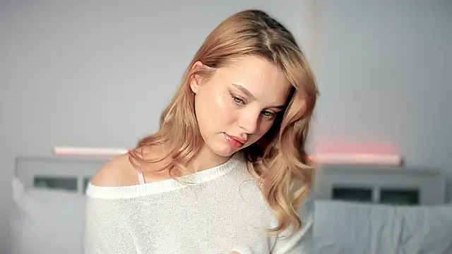 Snapshot of LilyFlamee chatting on December 2025 12:43:01 PM LilyFlamee online show from December 2025 12:43:01 PM