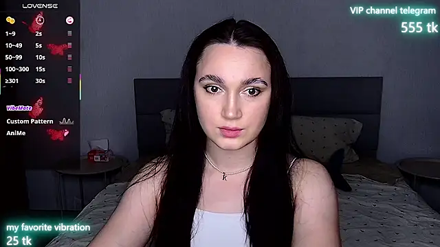 Snapshot of Eliz_v_tta chatting on September 2025 07:48:01 PM Eliz v tta online show from September 2025 07:48:01 PM