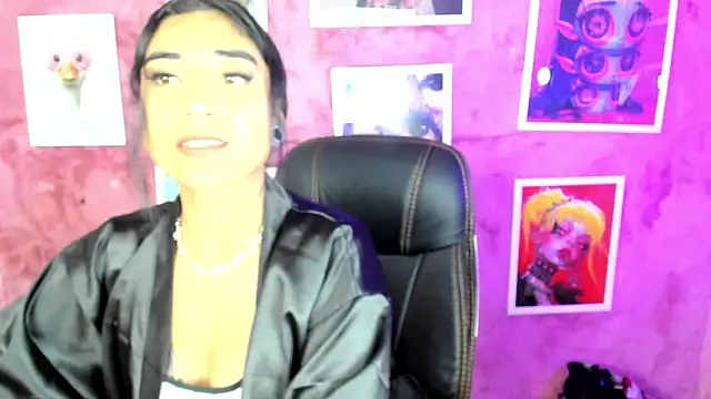 Emma and Issac online show from February 2026 08:54:01 PM