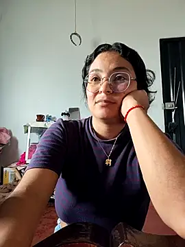 Lily-o online show from November 2025 03:57:01 PM