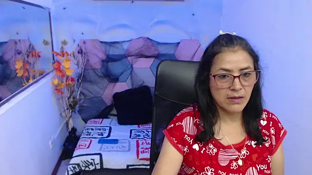 AmandaPeet online show from November 2025 05:48:02 PM