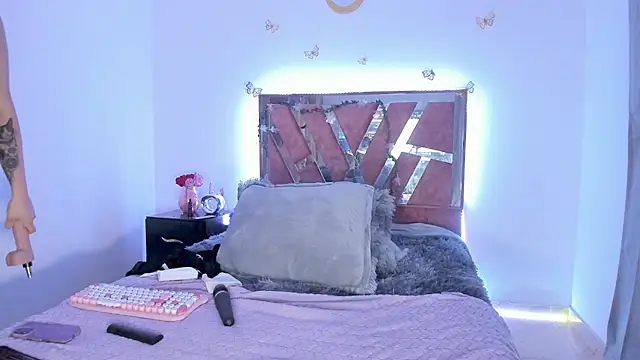 Ella Lenox online show from February 2026 01:12:01 AM