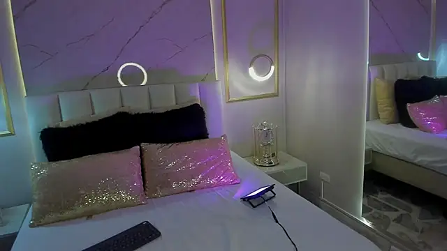 Snapshot of VioletaMaddox chatting on November 2025 02:34:01 AM VioletaMaddox online show from November 2025 02:34:01 AM