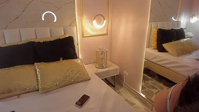 Snapshot of VioletaMaddox chatting on November 2025 07:57:01 PM VioletaMaddox online show from November 2025 07:57:01 PM