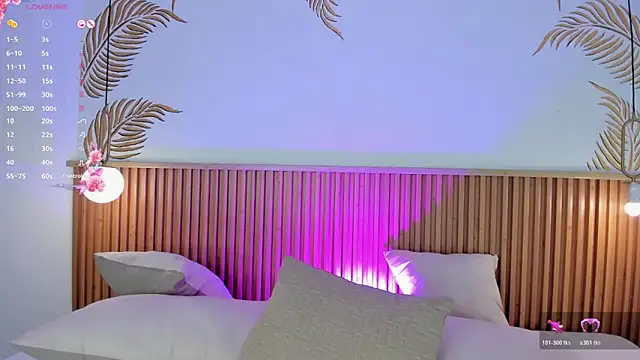 Valleriie  online show from November 2025 01:54:02 PM