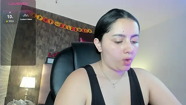 marian  stone online show from November 2025 06:07:01 PM